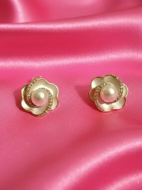 Freshwater Pearl S925 Needle Mint Floral Stud Earrings -Elegant Women’s Jewelry